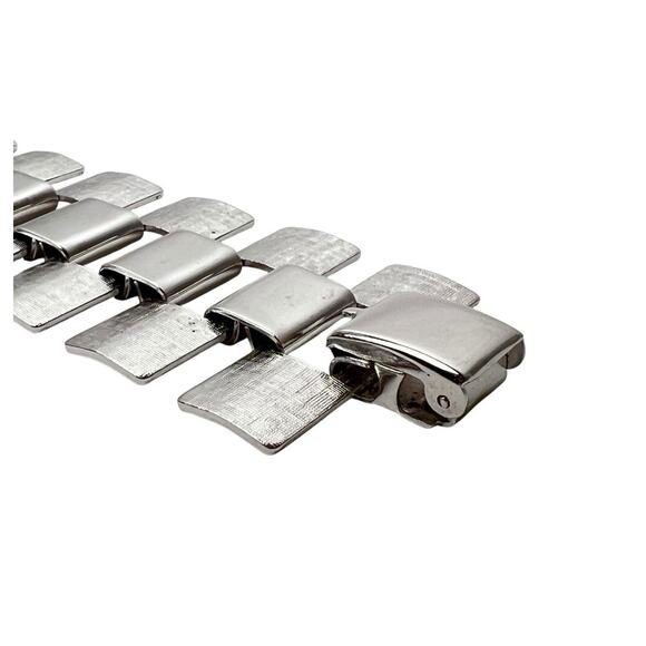 Sarah Coventry Four Seasons Bracelet Brushed And Shiny Silver Tone Textured Link - Picture 4 of 9